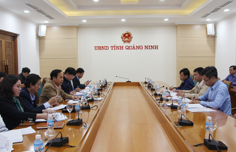 Đồng chí Đặng Huy Hậu, Phó Chủ tịch Thường trực UBND tỉnh phát biểu tại buổi làm việc
