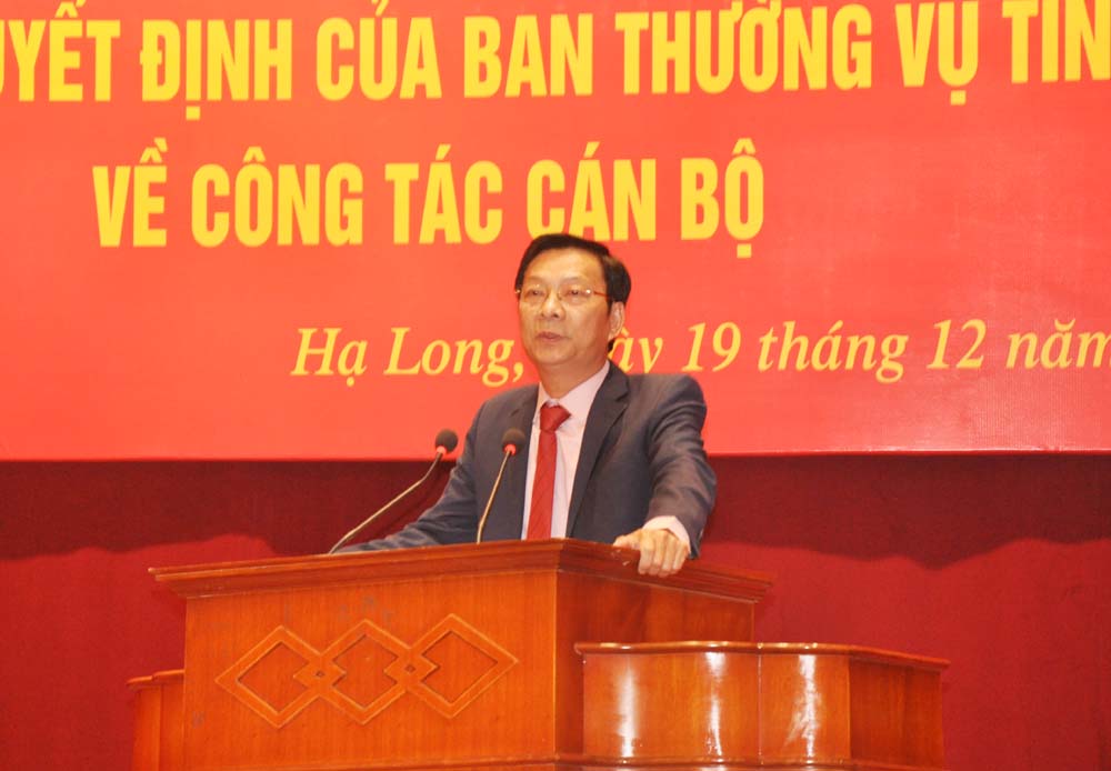 Bí thư Tỉnh uỷ, Chủ tịch HĐND tỉnh Nguyễn Văn Đọc phát biểu tại hội nghị. 