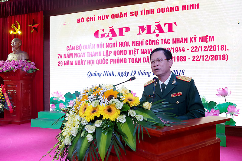 Đại tá Nguyễn Trung Trịnh, Chính ủy Bộ CHQS tỉnh chủ trì buổi gặp mặt.