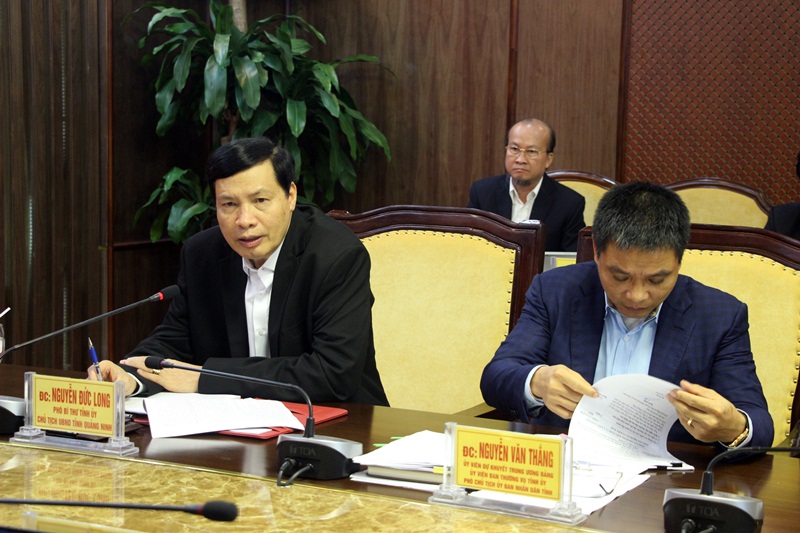 Đồng chí Nguyễn Đức Long, Chủ tịch UBND tỉnh phát biểu tại cuộc họp.