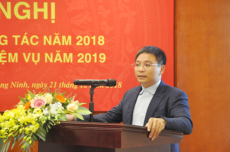 Đồng chí Nguyễn Văn Thắng, Phó chủ tịch UBND tỉnh, Trưởng Ban Xúc tiến và Hỗ trợ đầu tư phát biểu chỉ đạo tại hội nghị.