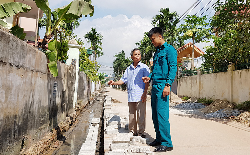 Rãnh thoát nước tuyến đường trục chính khu phố 3, phường Hà An được nâng cấp từ sự đóng góp kinh phí, ngày công lao động của nhân dân. 