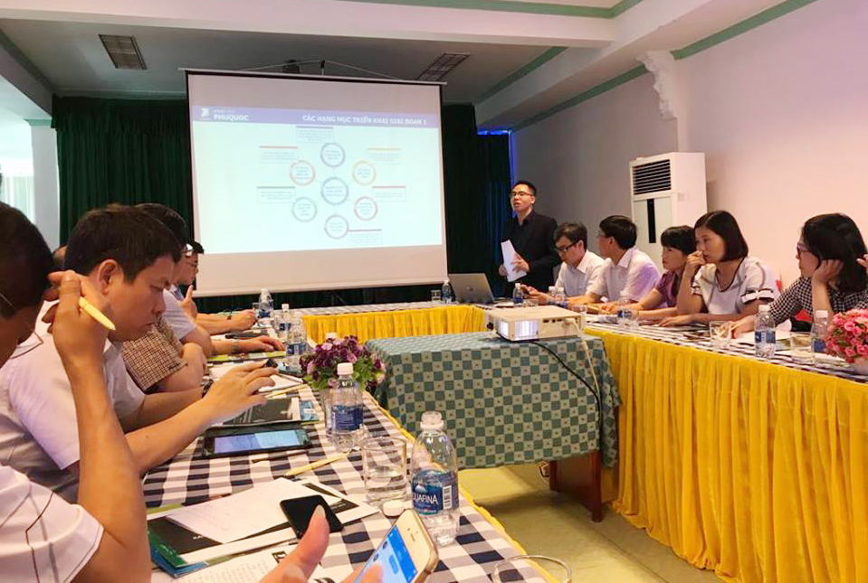 Đoàn công tác của TP Uông Bí học tập kinh nghiệm xây dựng đô thị thông minh tại Phú Quốc, Kiên Giang. Ảnh: Lê Minh Quang (CTV).