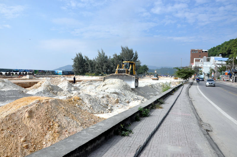 Kết cấu hạ tầng giao thông trên địa bàn huyện Vân Đồn đã và đang được hoàn thiện đáp ứng tốt yêu cầu phát triển kinh tế gắn với quốc phòng – an ninh