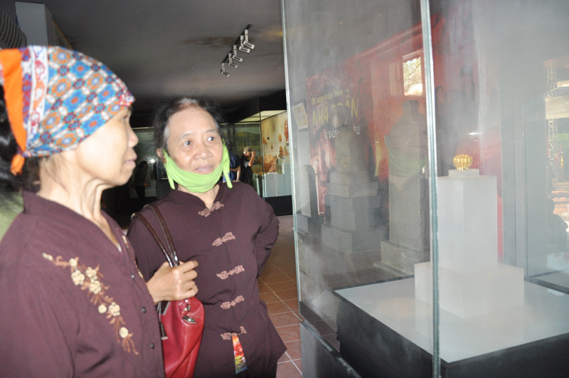 Phiên bản hộp vàng Ngọa Vân - Yên Tử được trưng bày tại 