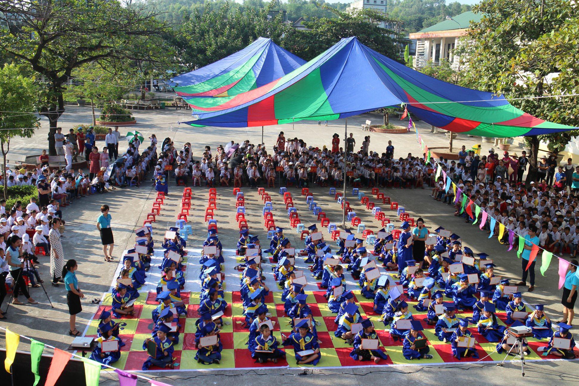 Học sinh Trường Tiểu học Minh Hà, TP Hạ Long phải thực hiện nhiều thử thách khi tham gia hội thi.