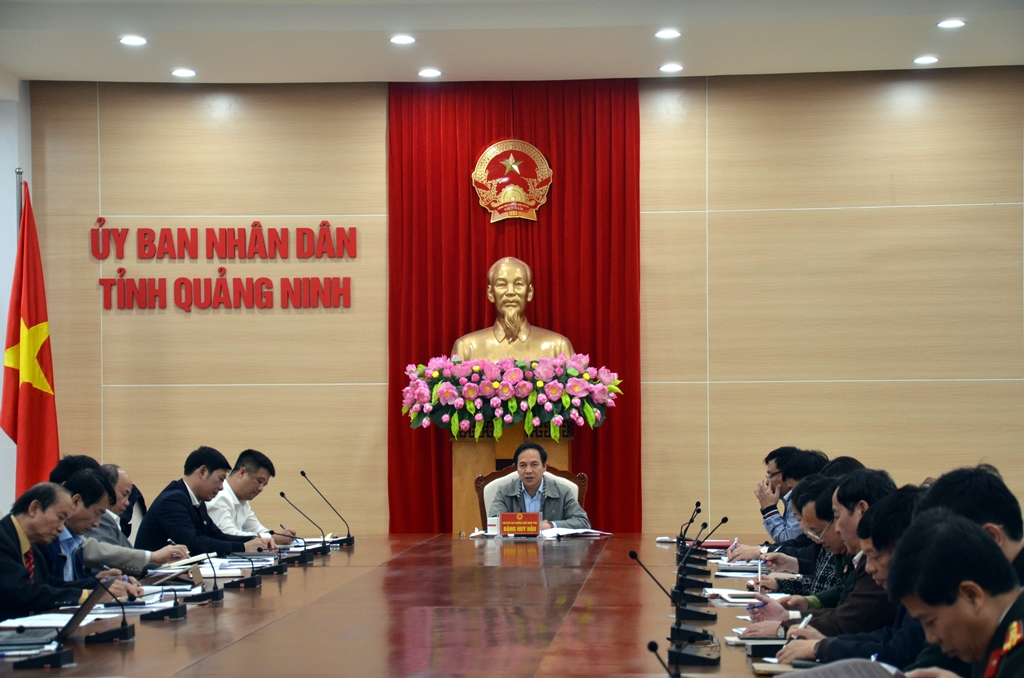Đồng chí Đặng Huy Hậu, Phó Chủ tịch Thường trực UBND tỉnh phát biểu chỉ đạo tại hội nghi.