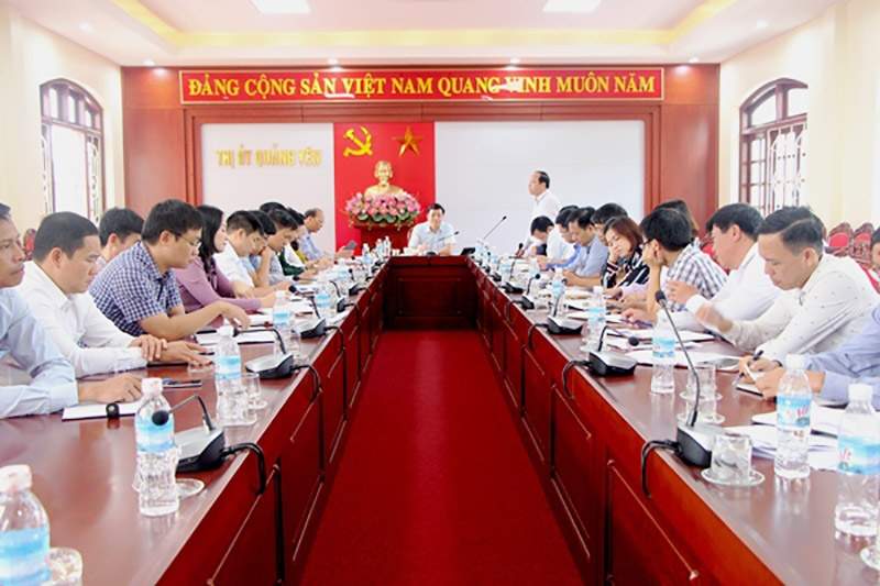 Thị ủy Quảng Yên giao ban với các xã, phường về kết quả triển khai nhiệm vụ công tác tháng 11 - 2018. 