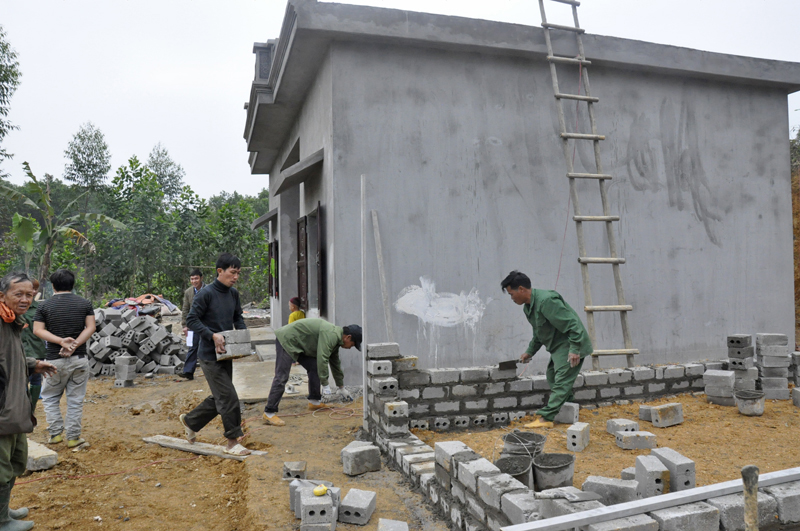 Một hộ nghèo ở xã Quảng Sơn (Hải Hà) được hỗ trợ xây nhà ở theo Đề án 196.Ảnh: Thu Nguyệt.