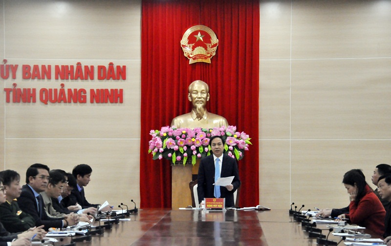 Đồng chí Đặng Huy Hậu, Phó Chủ tịch Thường trực UBND tỉnh phát biểu tại hội nghị.