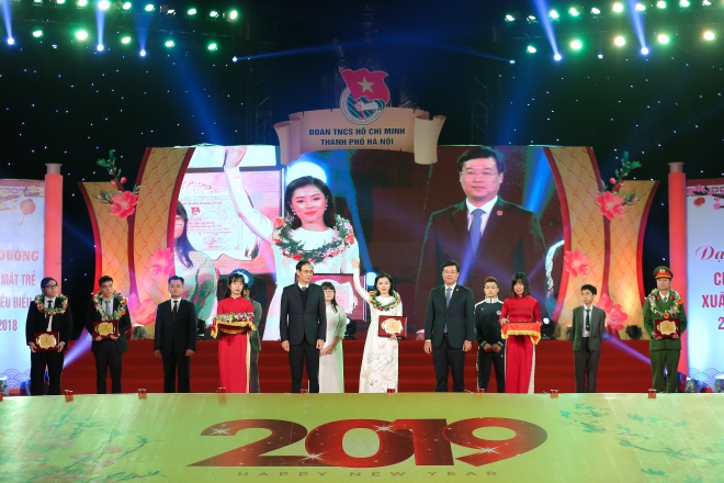 Lễ trao danh hiệu cho 10 gương mặt trẻ Thủ đô năm 2018