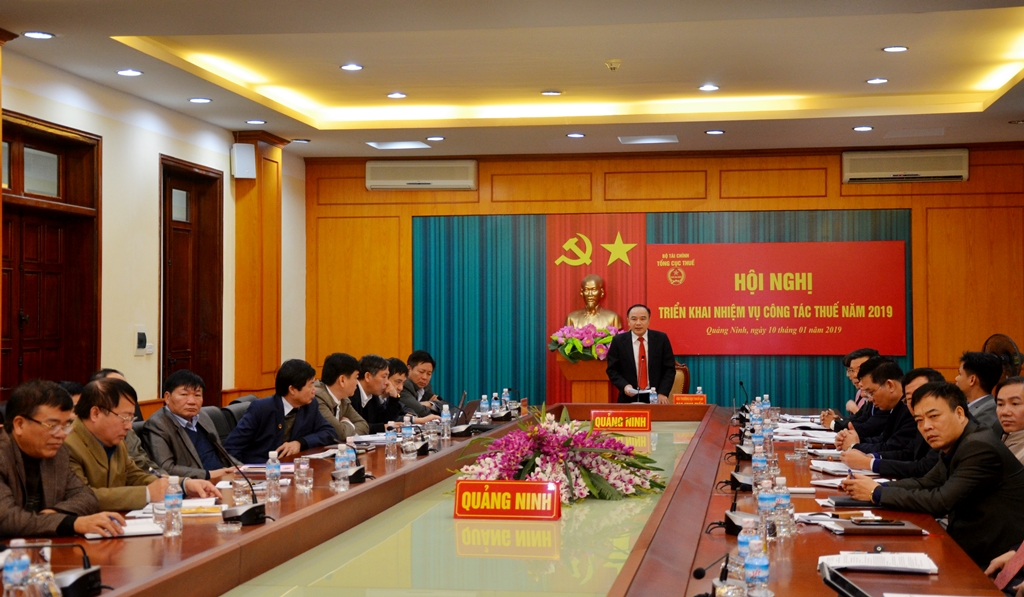 Đồng chí Cao Ngọc Tuấn, Cục trưởng Cục thuế Quảng Ninh phát biểu tại điểm cầu Quảng Ninh.