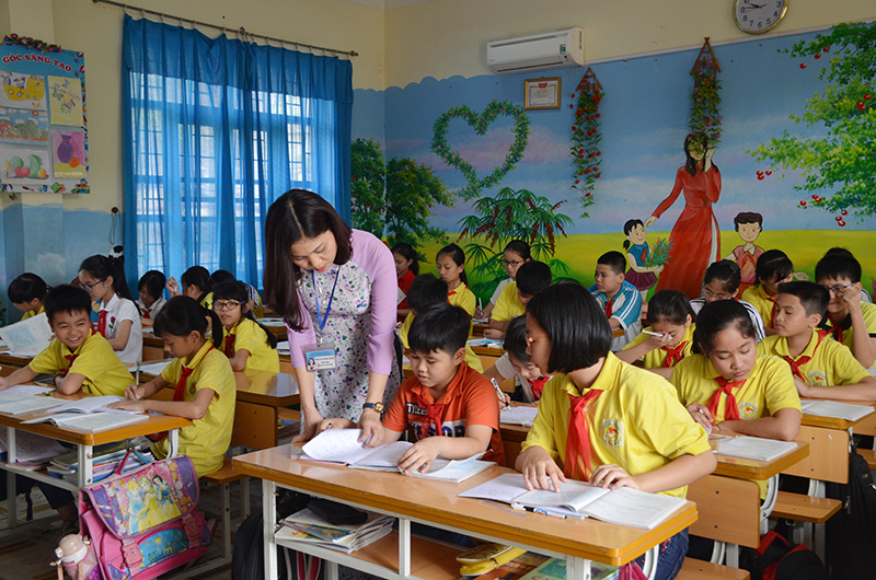  Trường Tiểu học Trưng Vương, TP Uông Bí. Thực hiện cuộc vận động “Mỗi thầy giáo, cô giáo là một tấm gương đạo đức, tự học và sáng tạo”