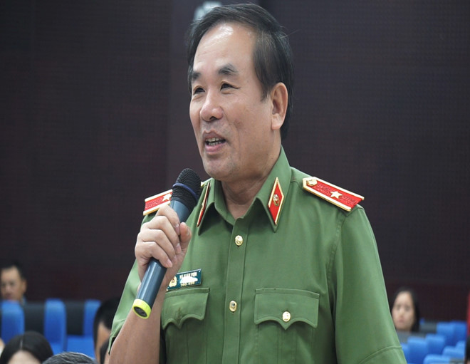 Thiếu tướng Vũ Xuân Viên cho biết cơ quan điều tra đã khởi tố vụ án và bị can liên quan đến vụ điện giật chết người ở quận Cẩm Lệ. Ảnh: G.H.