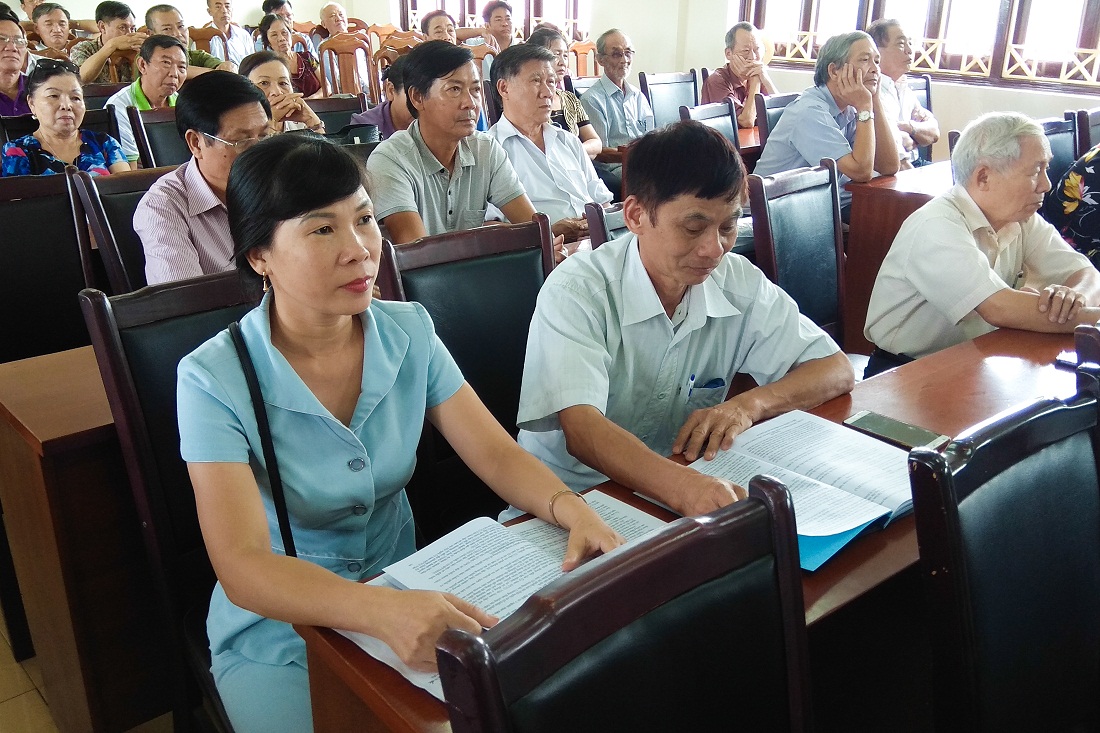 Cán bộ mặt trận và các đoàn thể ở khu dân cư của TP Hạ Long tham gia tập huấn công tác Thanh tra nhân dân.