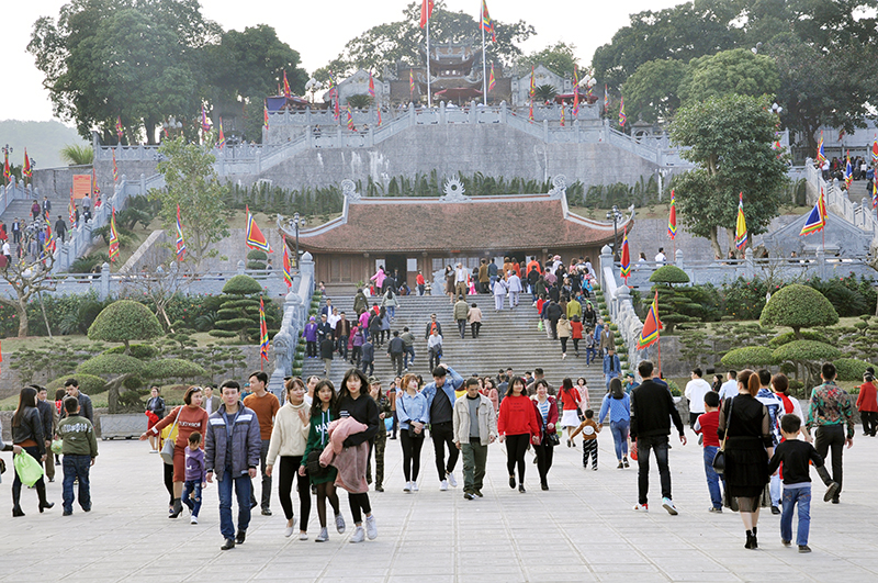 Đền Cửa Ông- địa điểm du lịch tâm linh nổi tiếng của Quảng Ninh.