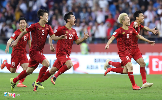 Đội tuyển Việt Nam sẽ gặp Nhật Bản hoặc Saudi Arabia ở tứ kết Asian Cup 2019. Ảnh: Minh Chiến.