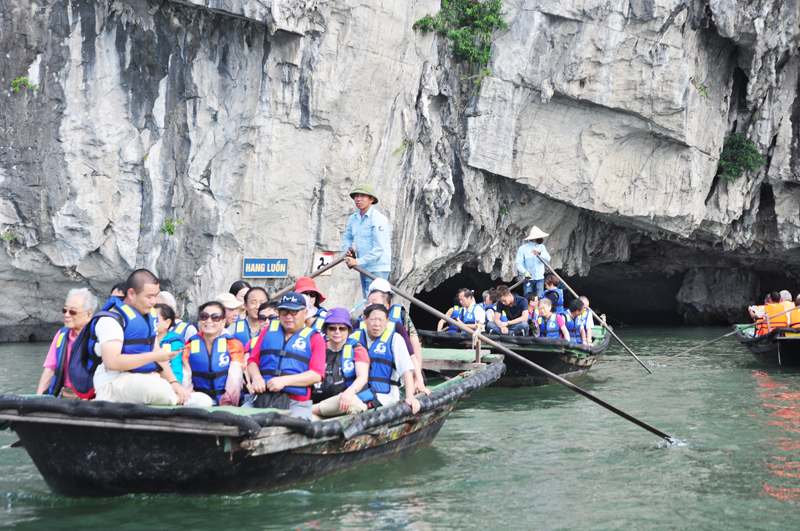 Vịnh Hạ Long - điểm đến thu hút khách quốc tế trong dịp Tết