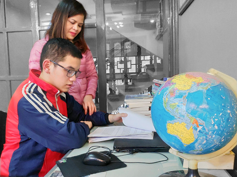 Nguyễn Hoàng Cường đang tập trung ôn tập cho kì thi THPT Quốc gia 2019 cũng như chuẩn bị hành trang lên đường du học.