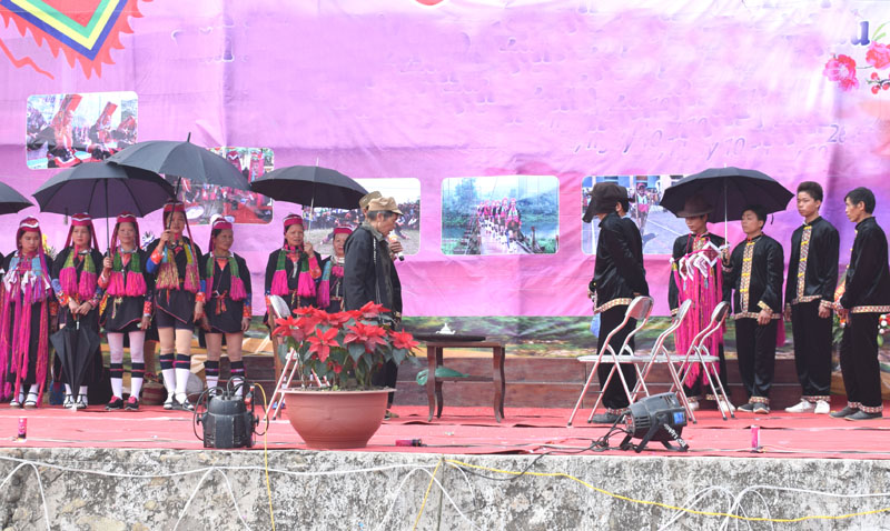 Đám cưới Dao được thể hiện trong Lễ hội Văn hóa Thể thao dân tộc Dao hàng năm tại xã Hà Lâu, huyện Tiên Yên