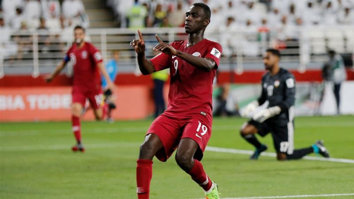 UAE tố cáo Qatar dùng cầu thủ trái luật