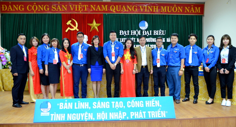 Uỷ ban Hội LHTN phường Hồng Hà khóa IV nhiệm kỳ 2019-2024 gồm 11 ủy viên ra mắt tại đại hội