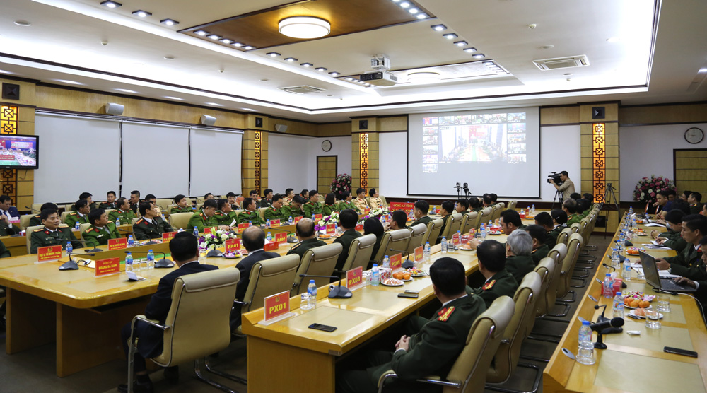 Quang cảnh cuộc họp trực tuyến toàn tỉnh của Công an tỉnh tại điểm cầu TP Hạ Long.