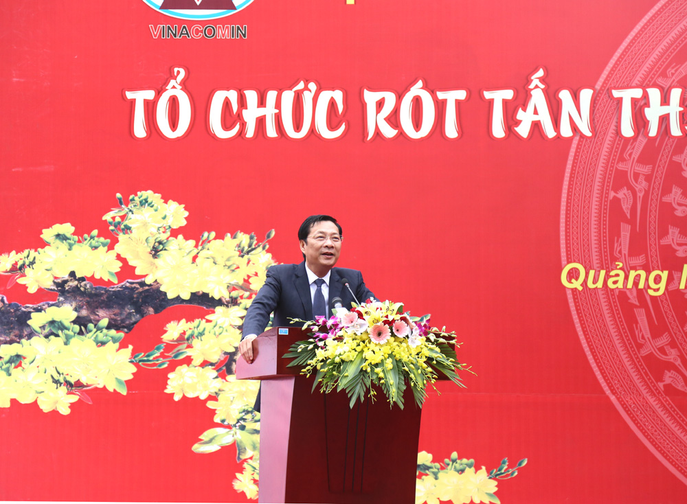 Đồng chí Nguyễn Văn Đọc, Bí thư Tỉnh ủy, Chủ tịch HĐND tỉnh, phát biểu chúc Tết tại Cảng 