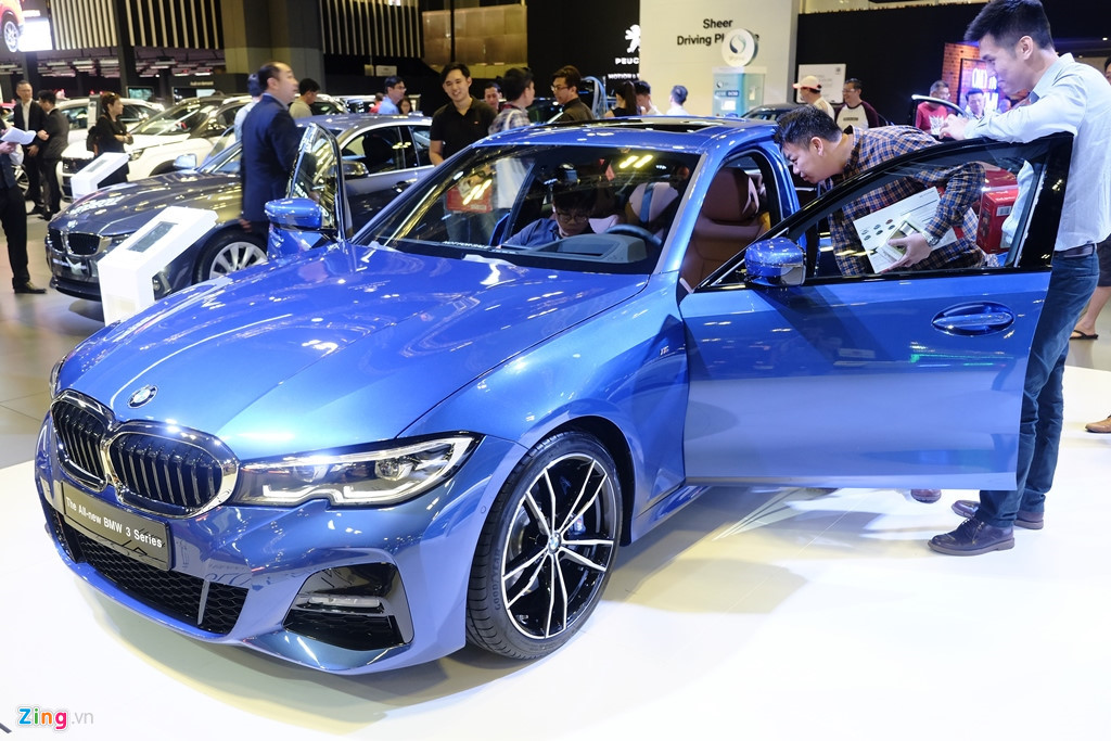 BMW 3-Series thế hệ thứ 7 được dây dựng trên nền tảng khung gầm mới với hàng loạt cải tiến, cho kích thước lớn hơn. Ảnh: Phong Vân