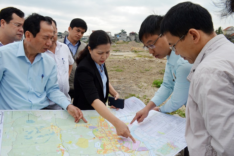 Đoàn giám sát kiểm tra thực hiện dự án sử dụng đất trên địa bàn TP Uông Bí.