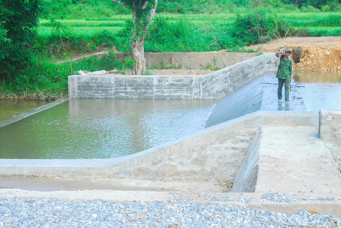 Đập Nà Ngờ - Xóm Đình (xã Đạp Thanh) được hoàn thành năm 2018 nhằm phục vụ sản xuất nông nghiệp cho bà con trong vùng.