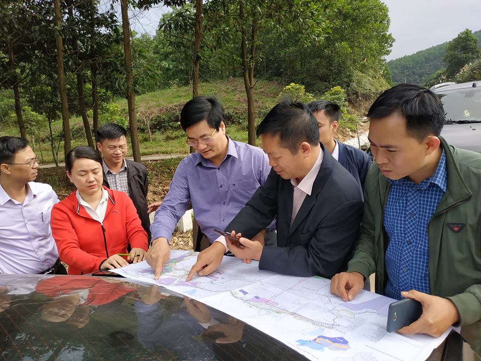 Lãnh đạo TP Cẩm Phả Công ty TNHH đầu tư Môi trường xanh Từ Sơn về khảo sát địa điểm nghiên cứu đầu tư dự án Khu Công nghiệp Mông Dương