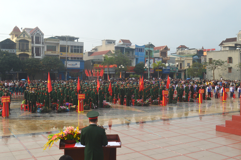 Toàn cảnh lễ giao nhận quân năm 2019 tại huyện Hải Hà.