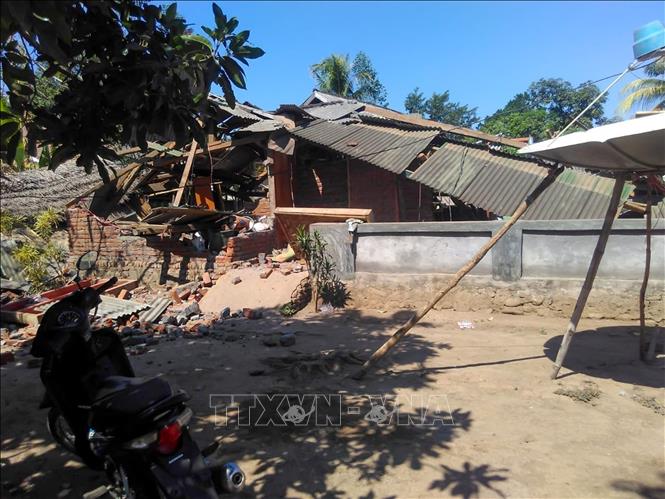 Căn nhà đổ sập sau động đất tại Mataram, thủ phủ tỉnh Tây Nusa Tenggara, Indonesia ngày 20/8/2018. Ảnh tư liệu: AFP/TTXVN