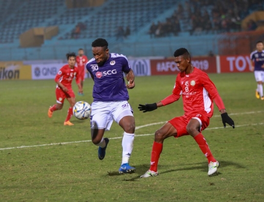 "Voi chiến" Oseni có trận đấu vô cùng xuất sắc cùng Hà Nội FC.