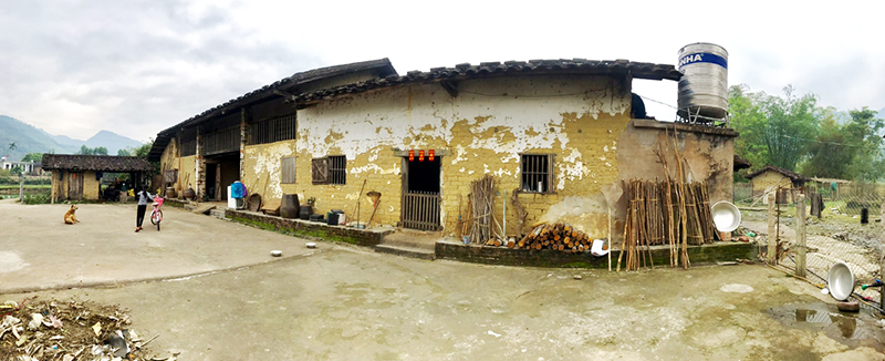 Những ngôi nhà cổ trăm năm tuổi của người Tày ở bản Đồng Thanh, xã Hoành Mô, huyện Bình Liêu.