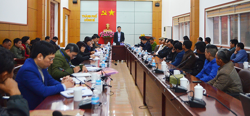 UBND TP Uông Bí đối thoại với các hộ dân về việc dừng hoạt động lò vôi thủ công, ngày 16/1/2019