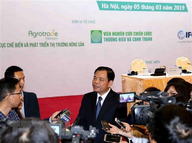 Bộ trưởng Bộ Nông nghiệp và Phát triển Nông thôn Nguyễn Xuân Cường trả lời phỏng vấn tại diễn đàn. (Ảnh: Vũ Sinh/TTXVN)