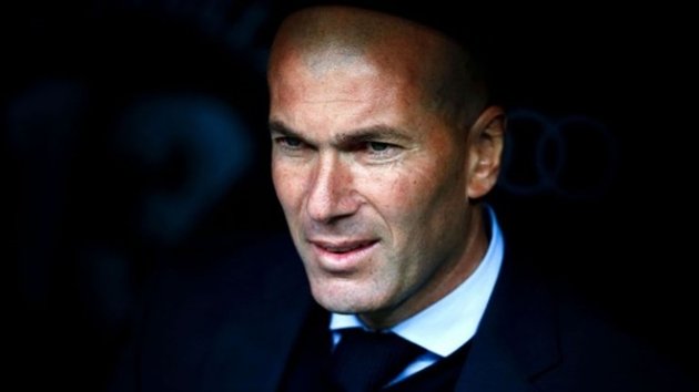 Zidane trở lại Real Madrid sau 9 tháng ra đi.