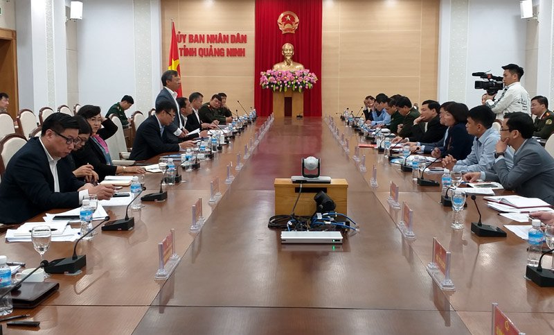 Phó Chủ nhiệm Uỷ ban Đối ngoại của Quốc hội, Trưởng Đoàn giám sát Nguyễn Mạnh Tiến phát biểu kết luận buổi làm việc
