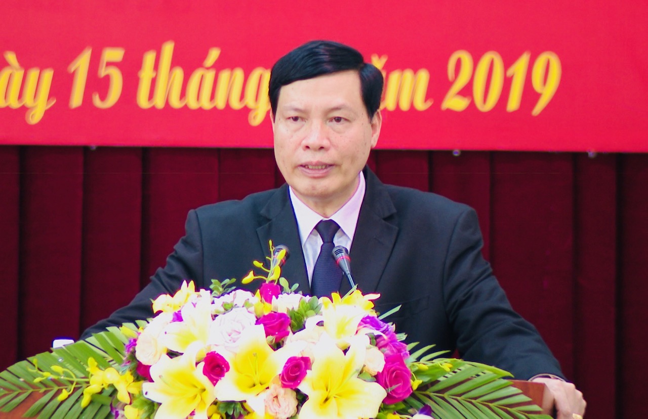 Phó Bí thư Tỉnh uỷ, Chủ tịch UBND tỉnh Nguyễn Đức Long phát biểu tại kỳ họp. 