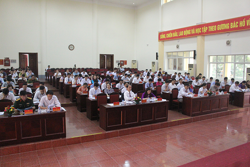 Quang cảnh kỳ họp thứ 8 HĐND huyện Hải Hà.