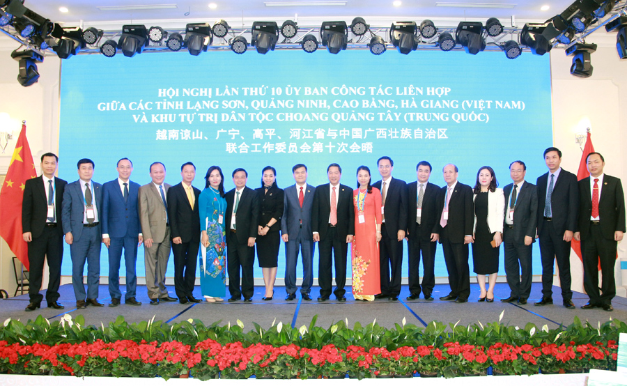 Đoàn đại biểu tỉnh Quảng Ninh tham dự hội nghị.