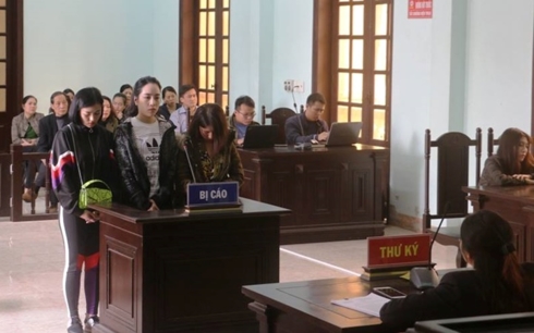 Các bị cáo tại phiên toà.