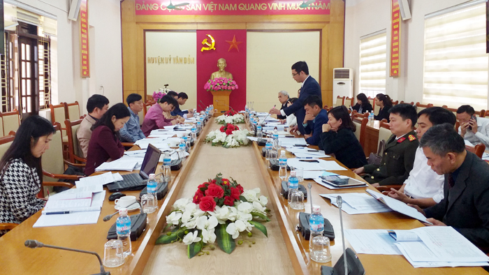 Đoàn công tác của Tỉnh ủy làm việc với Huyện ủy Vân Đồn về việc thực hiện các nghị quyết của Tỉnh ủy trong phát triển dịch vụ, du lịch.