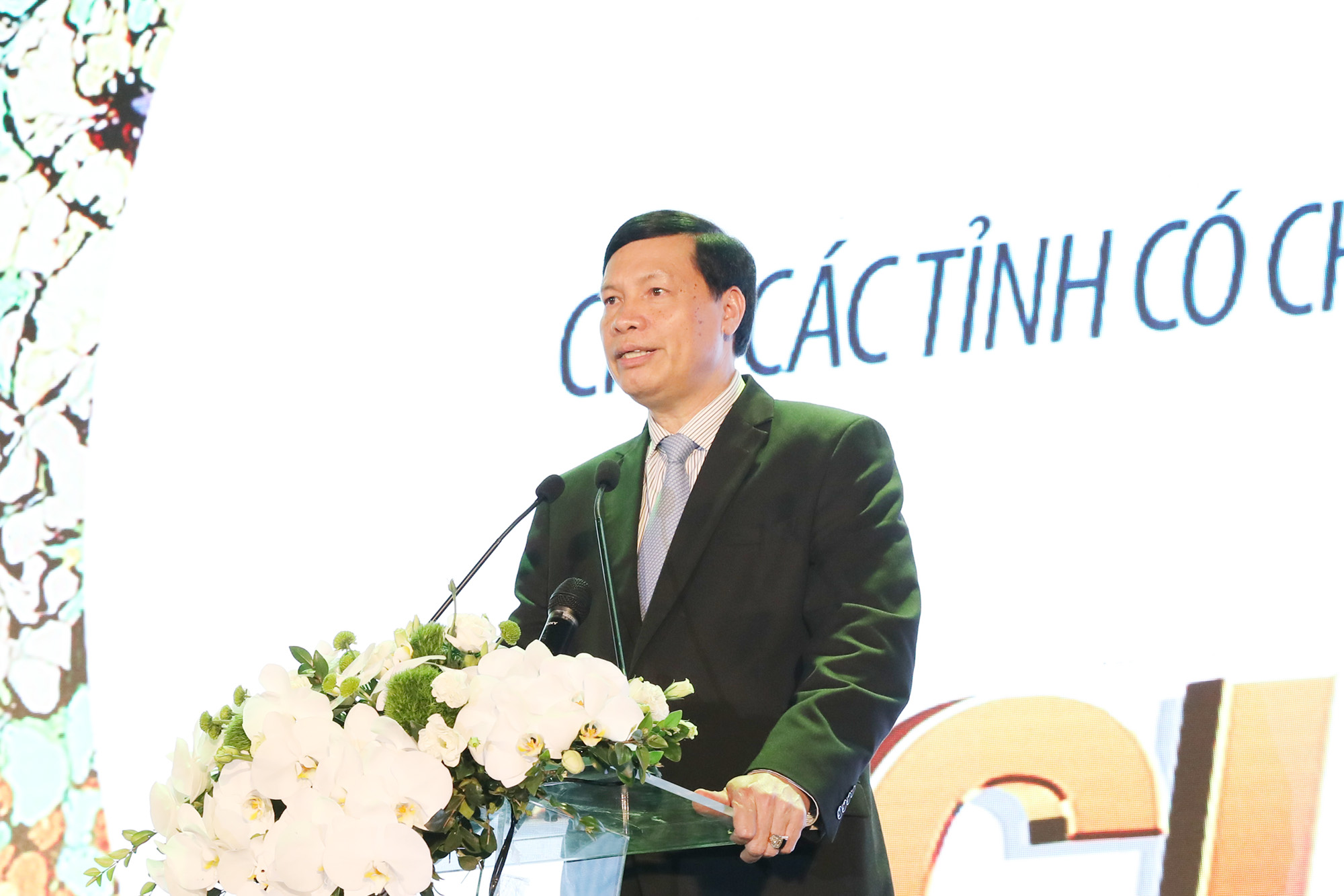 Đồng chí Nguyễn Đức Long, Phó Bí thư Tỉnh ủy, Chủ tịch UBND tỉnh phát biểu tại hội nghị.