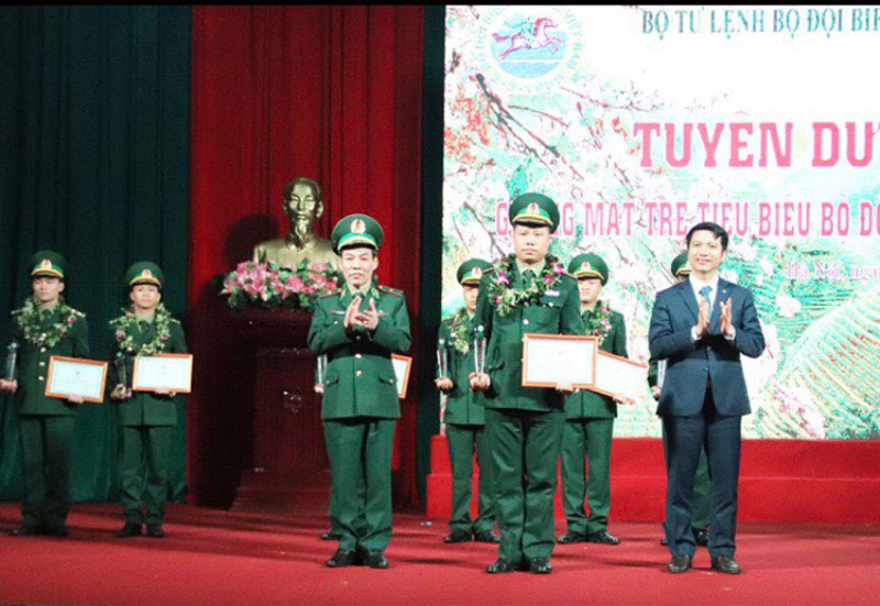 Đại úy Nguyễn Hà Tuyên vinh dự được Bộ Tư lệnh Bộ đội Biên phòng bình chọn là 1 trong 10 gương mặt trẻ tiêu biểu Bộ đội Biên phòng năm 2018.