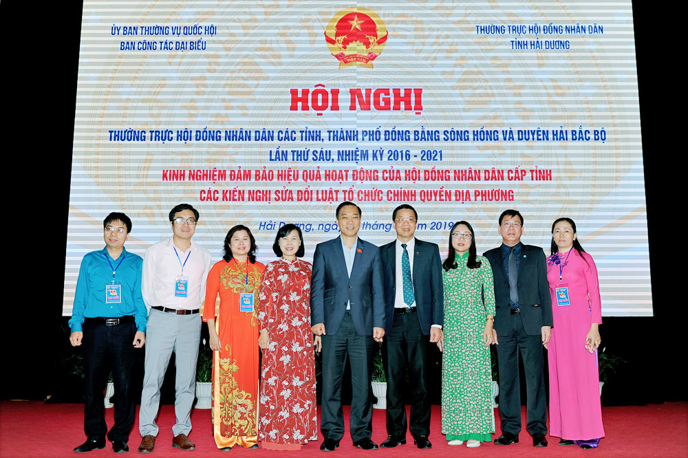 Đoàn công tác của tỉnh Quảng Ninh tham dự hội ngị hụp ảnh lưu niệm