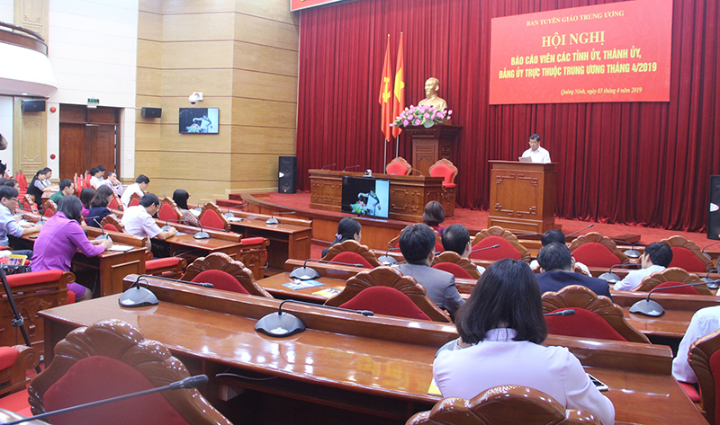 Lãnh đạo Ban Tuyên giáo Tỉnh ủy Quảng Ninh định hướng công tác tuyên truyền trong thời gian tới.
