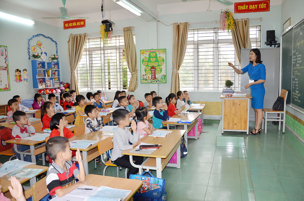 Tiết học buổi 2 của học sinh lớp 1D, Trường Tiểu học Võ Thị Sáu, TP Hạ Long.